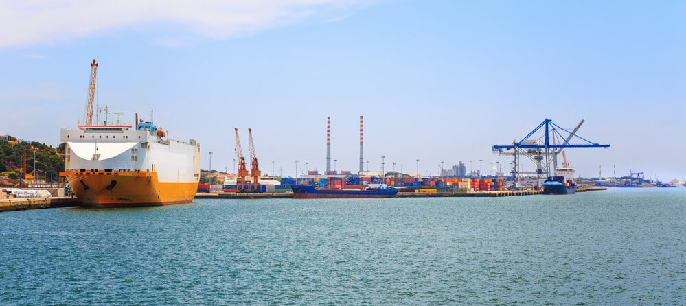 Ship chartering: what does it take to be an excellent professional?