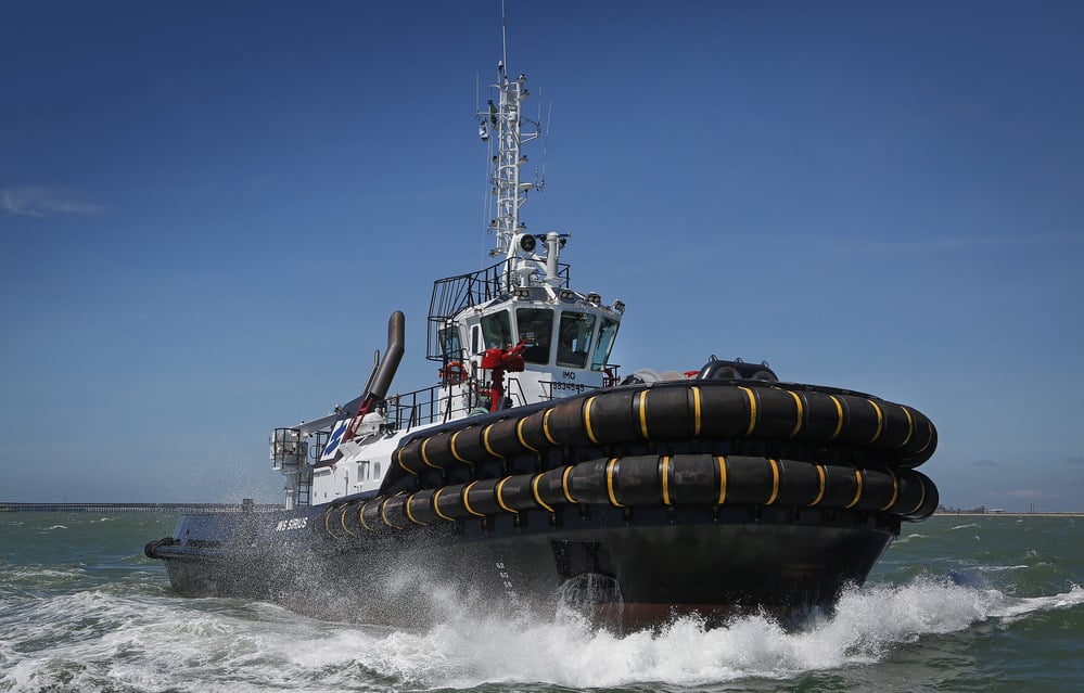 Tugboat: when and how to hire one