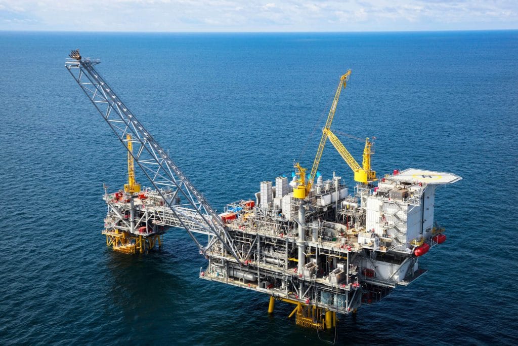 How the decommissioning of oil rigs is done