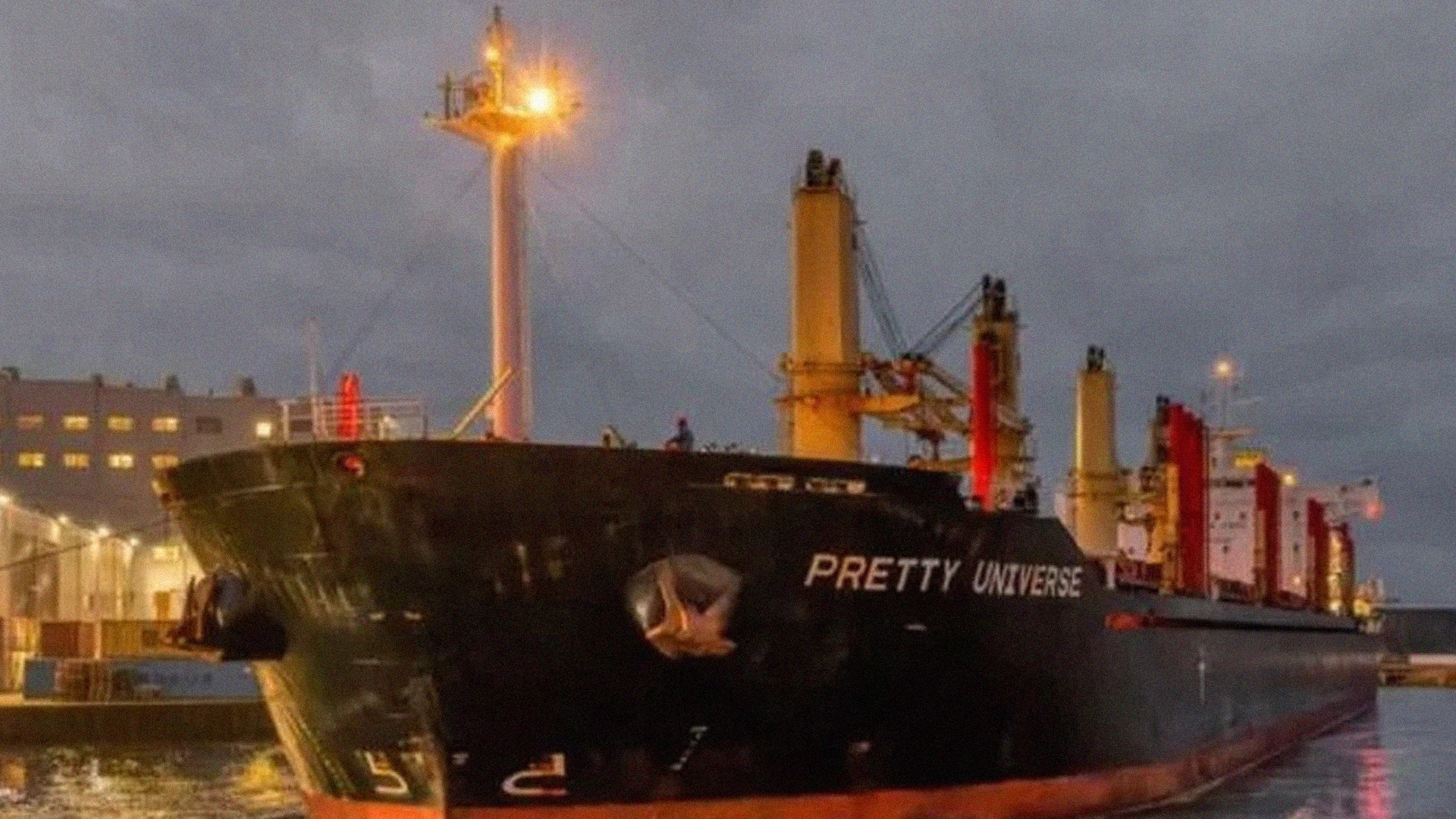 Porto de Salvador recebe navio com 20 mil toneladas de trilhos para trecho da Fiol de Caetité e Barreiras