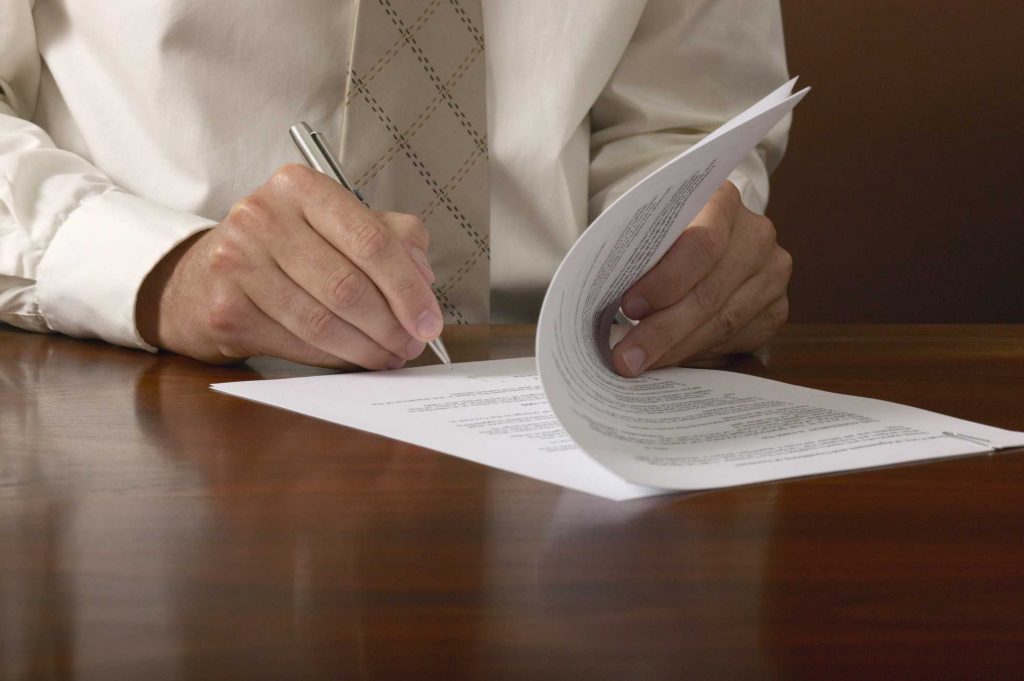 Learn about the main types of maritime charter contracts
