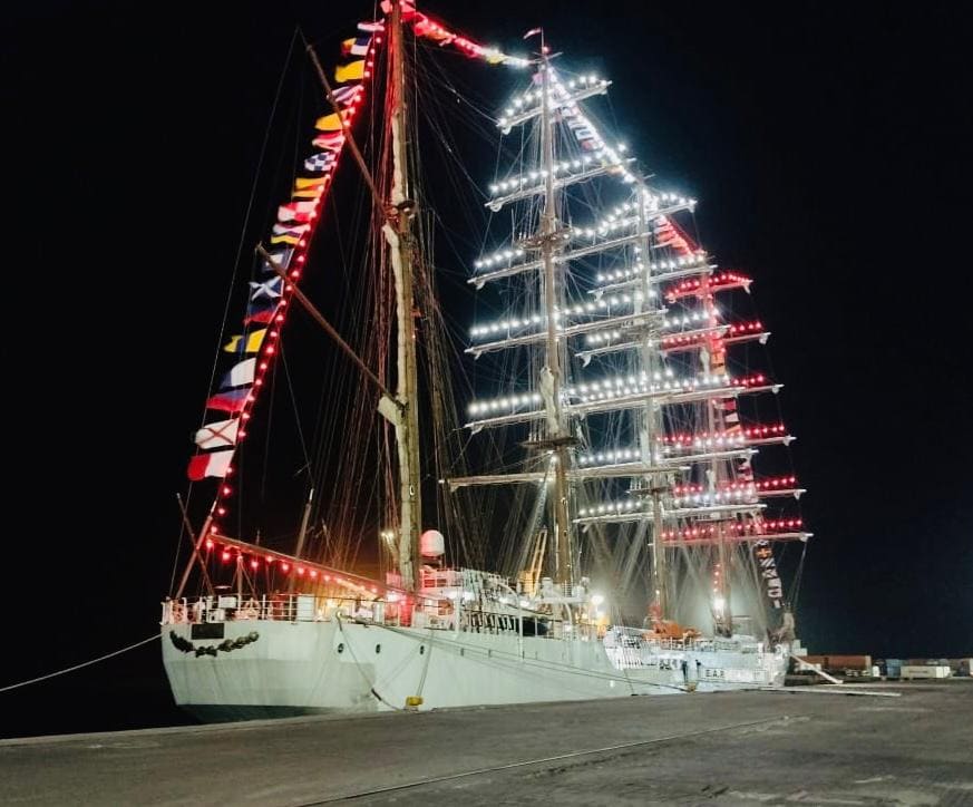 Wilson Sons atende navio-escola da Marinha Peruana no Brasil