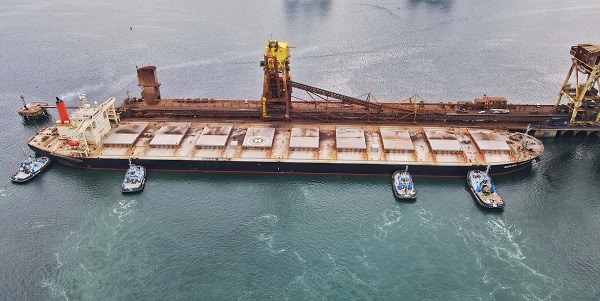 Wilson Sons investe em apoio portuário para exportação de minério de ferro