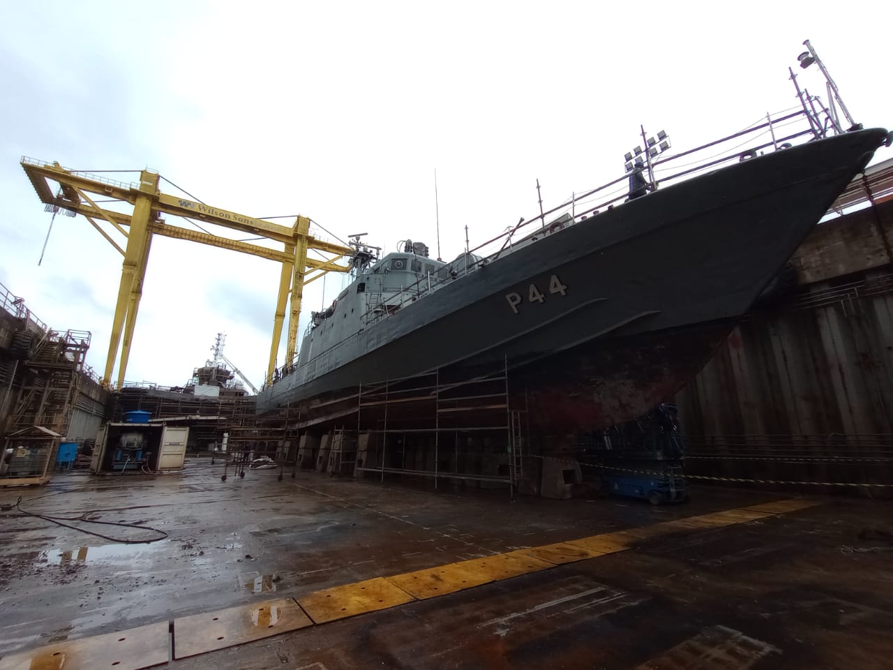 Wilson Sons realiza, pela segunda vez, decagem de navio-patrulha da Marinha, em seu estaleiro, no Guarujá