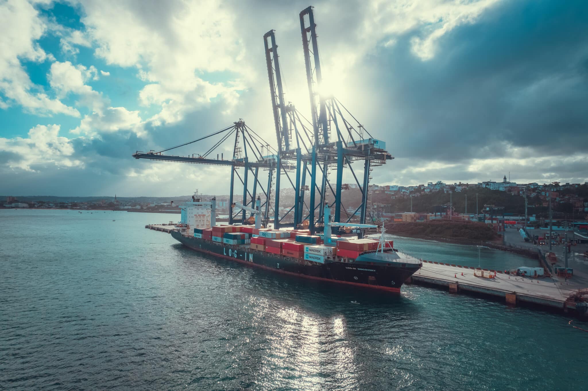 Soluções de cabotagem para os desafios do transporte de eletroeletrônicos 